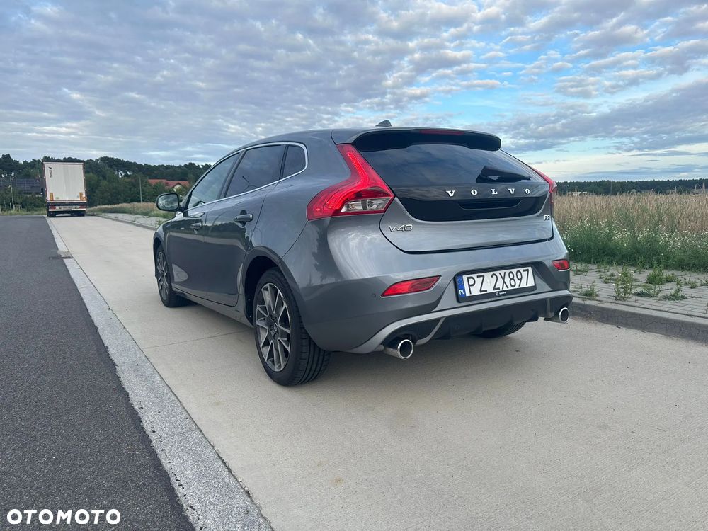 Volvo V40 D2 Drive-E R-Design Momentum - 2