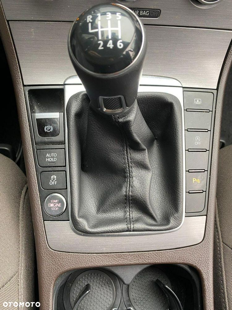 Volkswagen Passat - 14