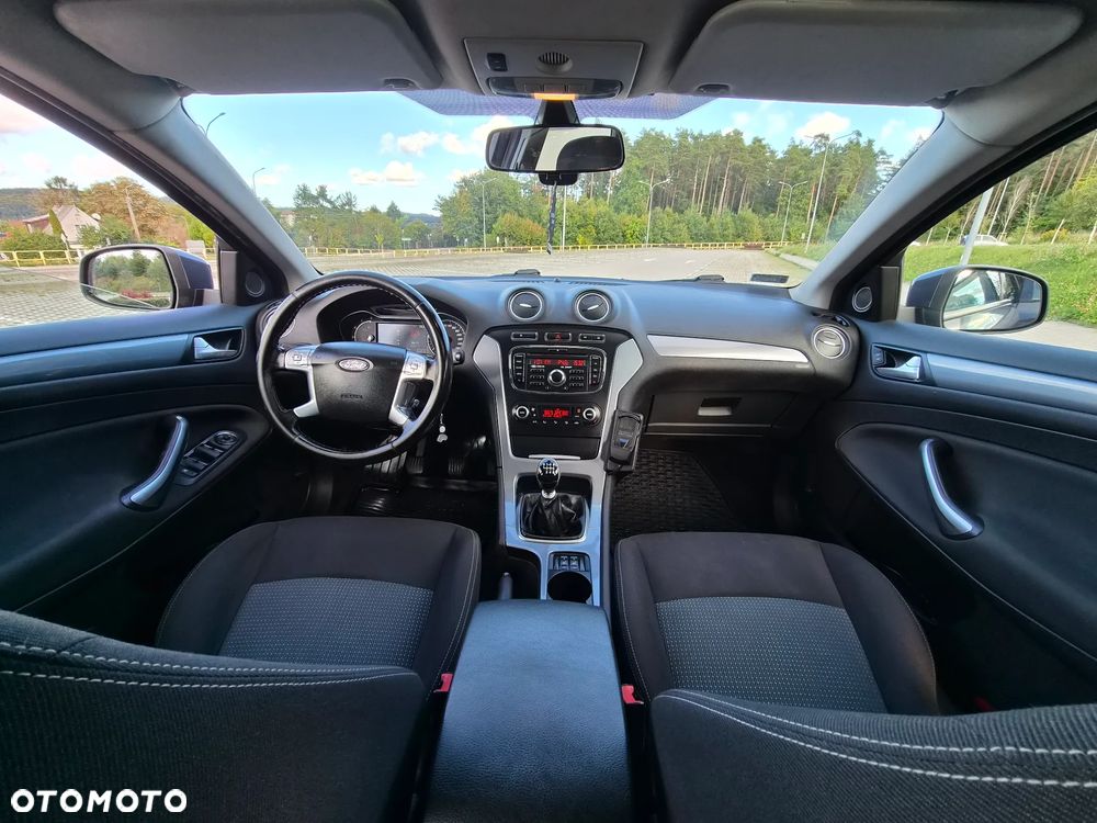 Ford Mondeo - 8