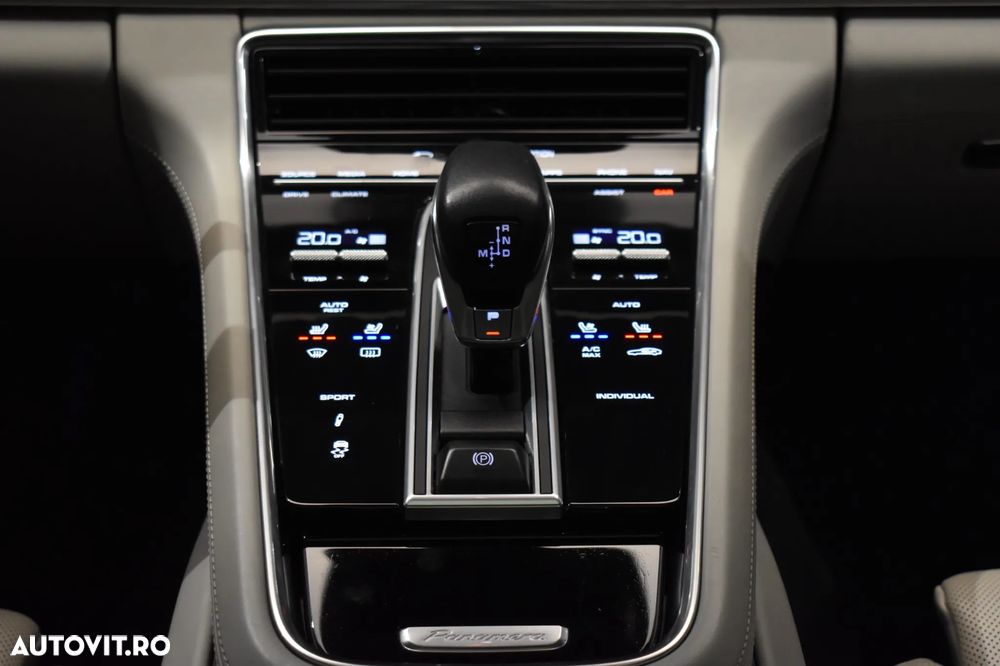 Porsche Panamera 4 - 16