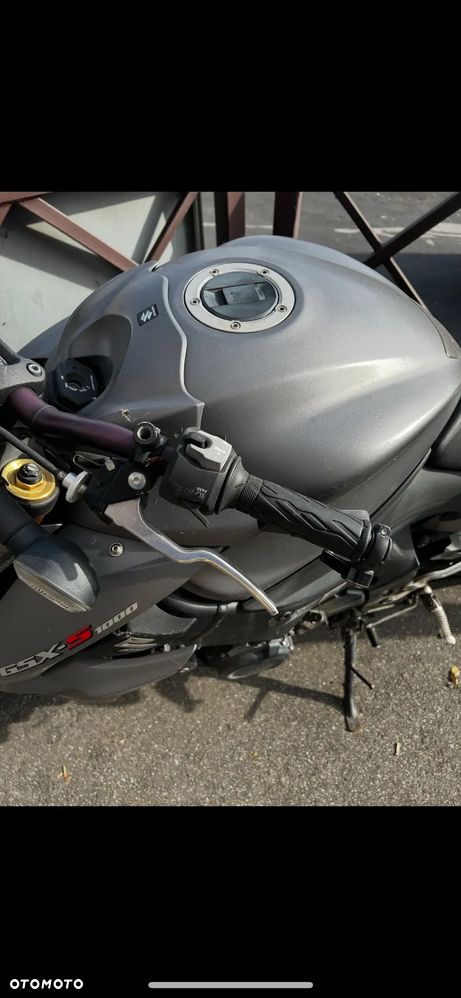 Suzuki GSX 1000 - 5