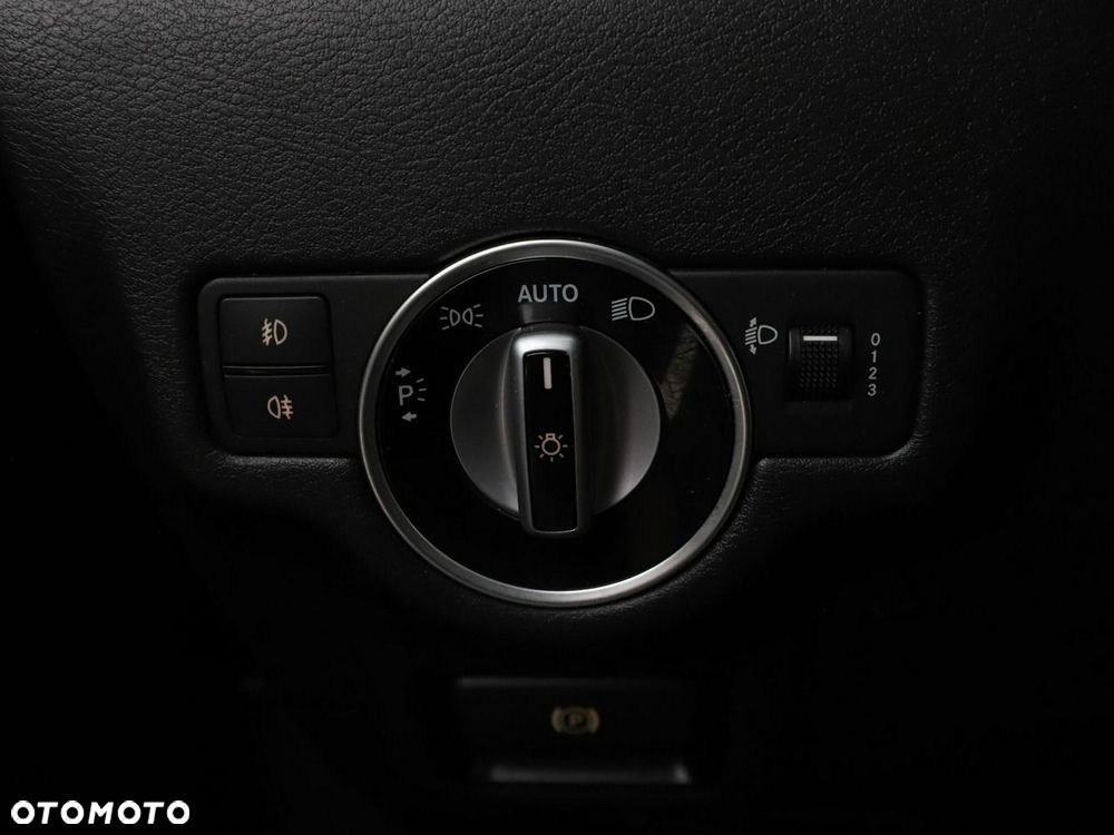 Infiniti QX30 2.0t DCT AWD Luxe Tech - 35