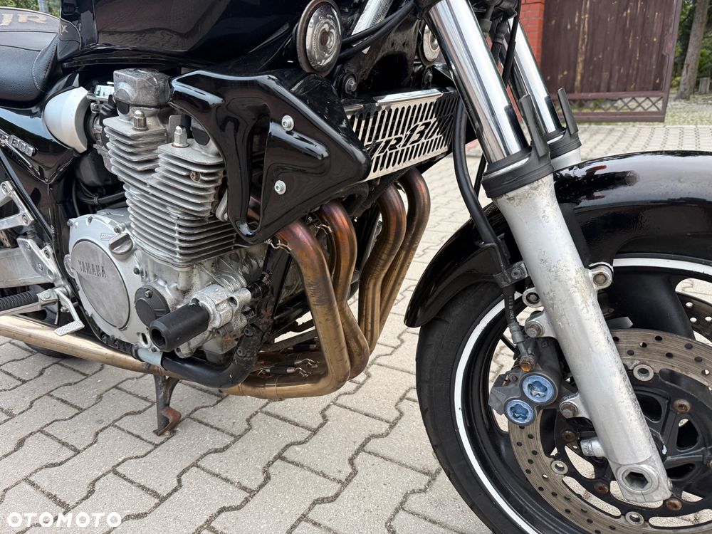 Yamaha XJR - 6