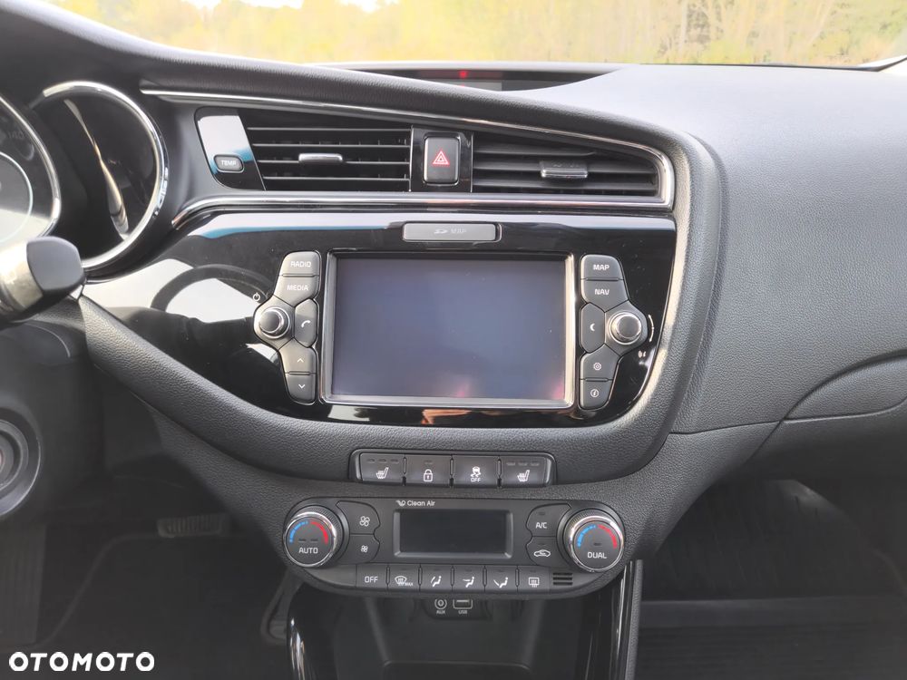 Kia Ceed Cee'd 1.6 CRDi L Business Line DCT - 29
