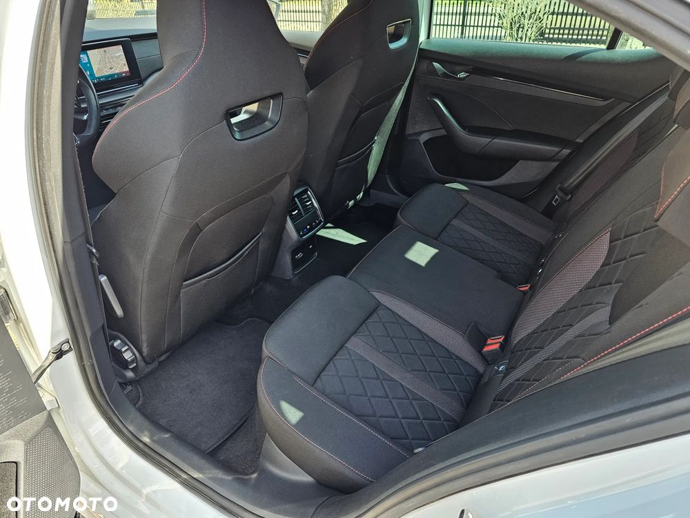 Skoda Octavia 1.4 TSI Plug-In Hybrid RS DSG - 11