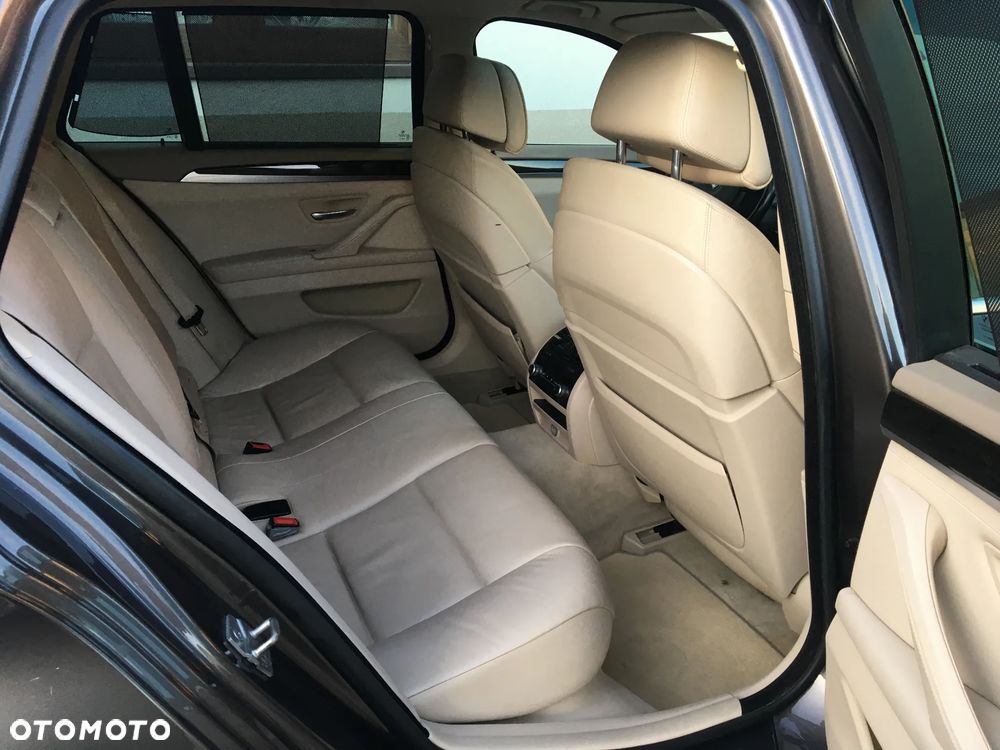 BMW Seria 5 535d xDrive Sport-Aut Luxury Line - 3