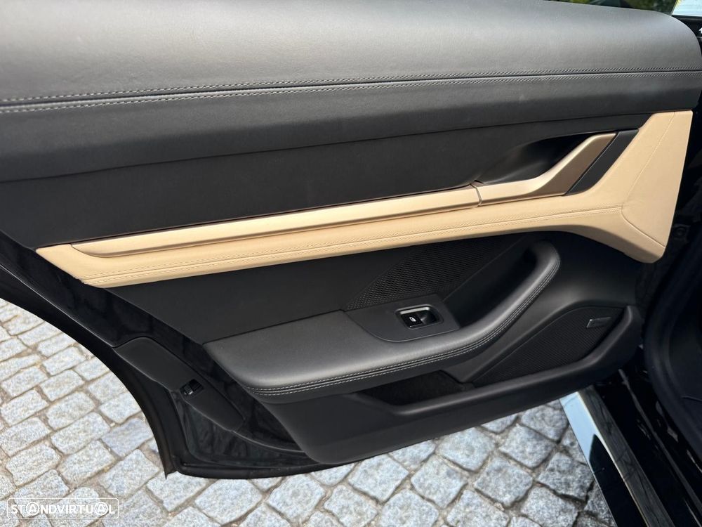 Porsche Taycan bateria Performance Plus - 16