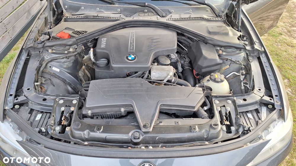 BMW Seria 3 328i Luxury Line - 9