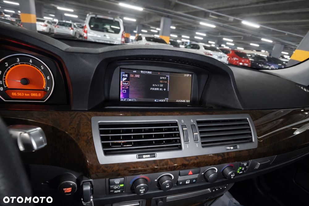BMW Seria 7 745Li - 20