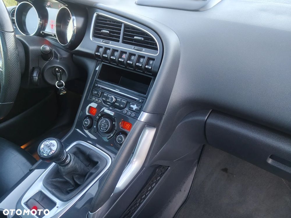 Peugeot 3008 HDi FAP 150 Roland Garros - 25