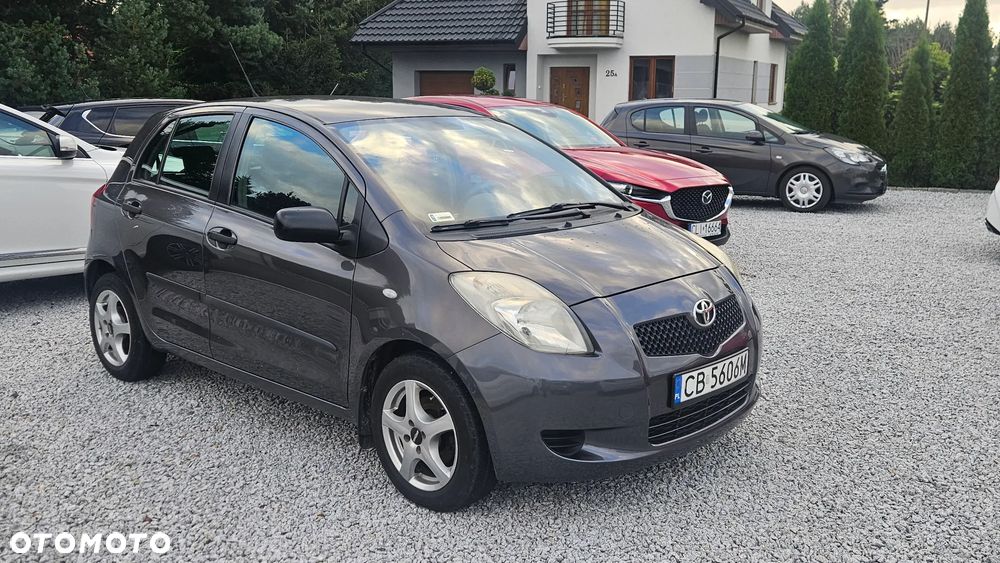 Toyota Yaris 1.3 Luna A/C - 2