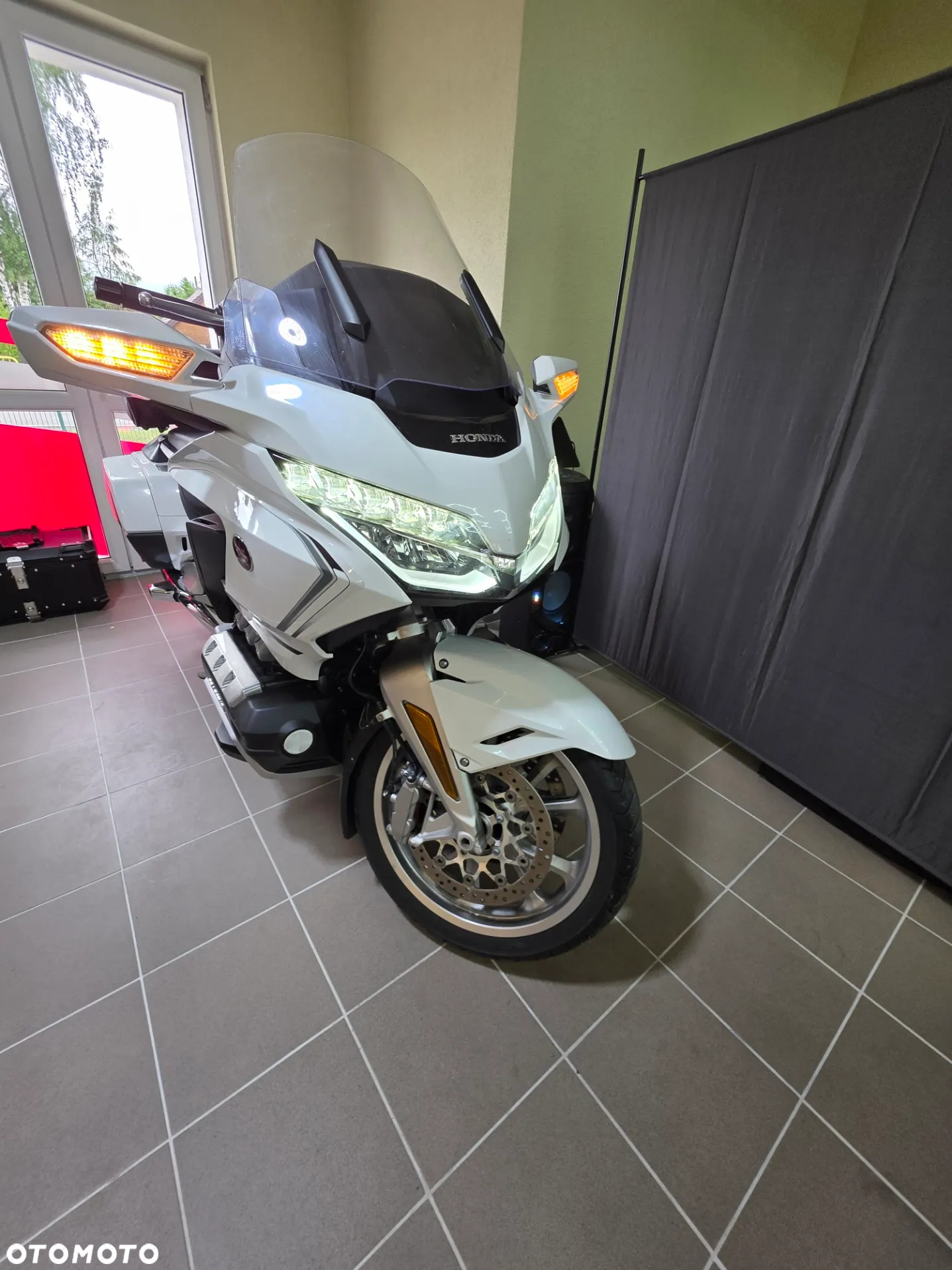 Honda GL - 9