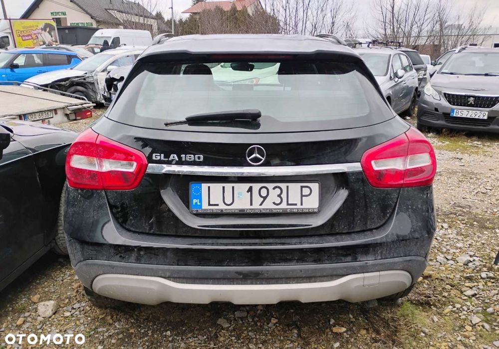 Mercedes-Benz GLA - 19