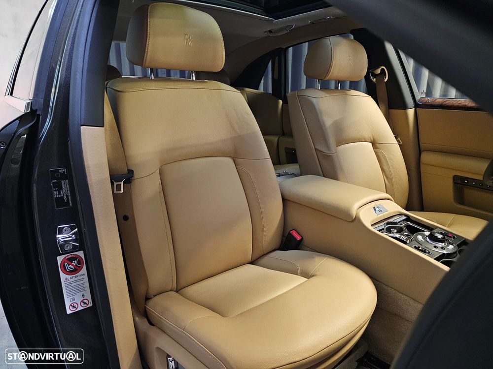Rolls Royce Ghost - 31