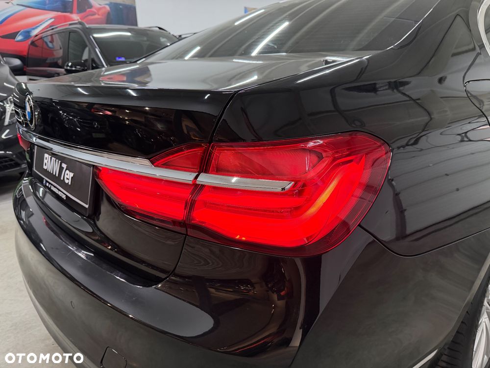 BMW Seria 7 740Li - 15