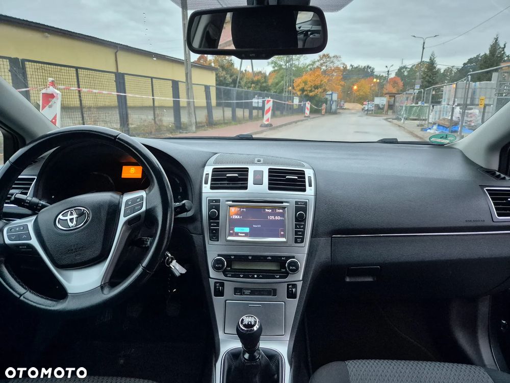 Toyota Avensis 1.8 Luna - 24