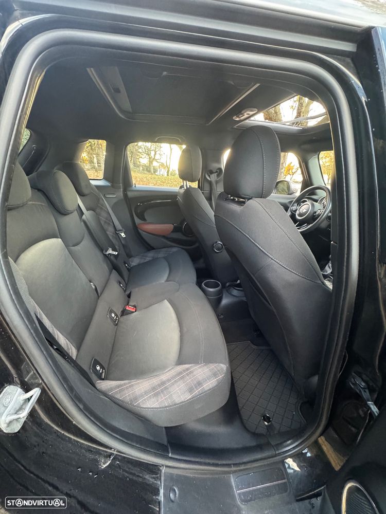 MINI 5 Portas Cooper Aut. Seven Chili - 9