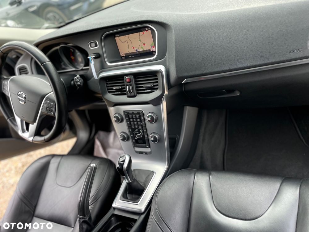 Volvo V40 D2 Inscription - 14
