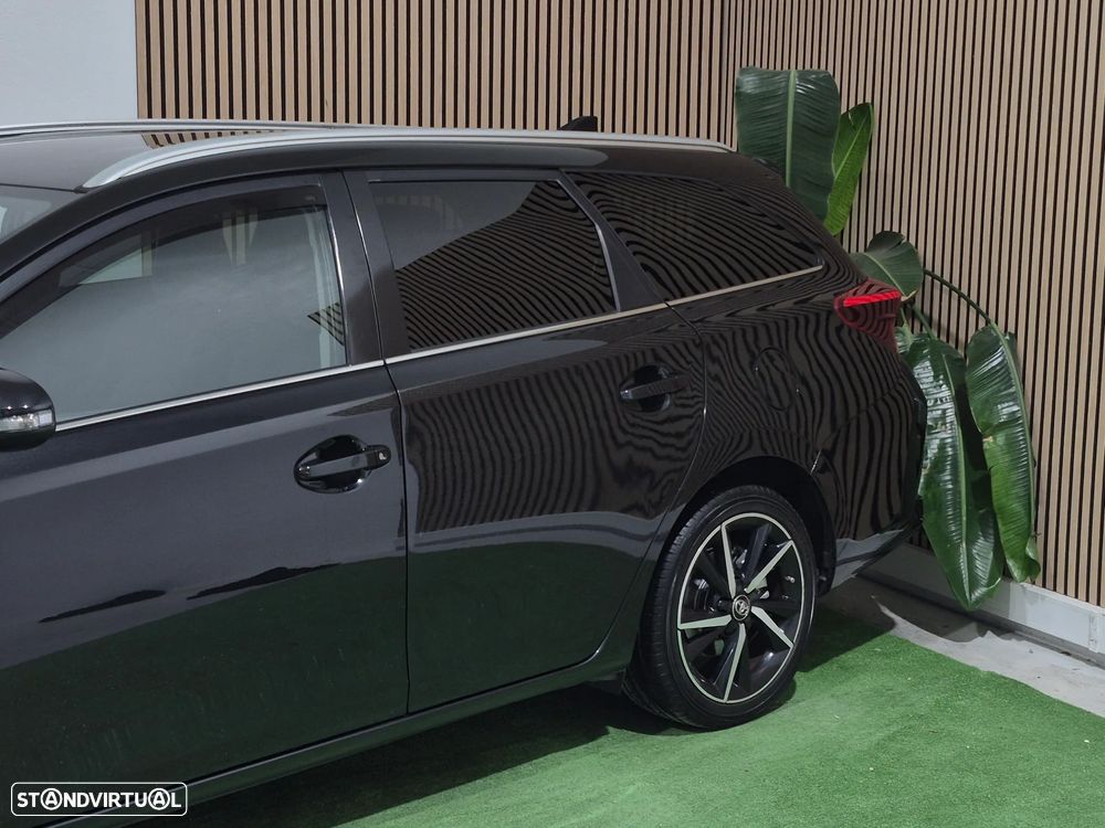 Toyota Auris Touring Sports 1.4 D-4D Comfort+Pack Sport - 4