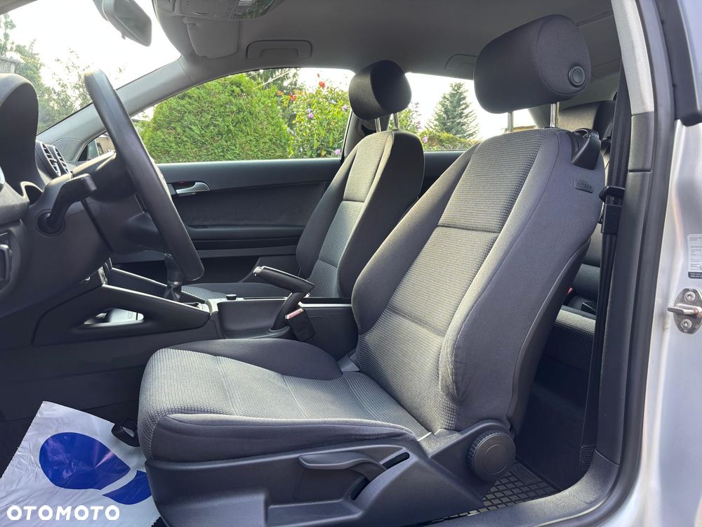 Audi A3 3-drzwiowe 1.6 Ambition - 10