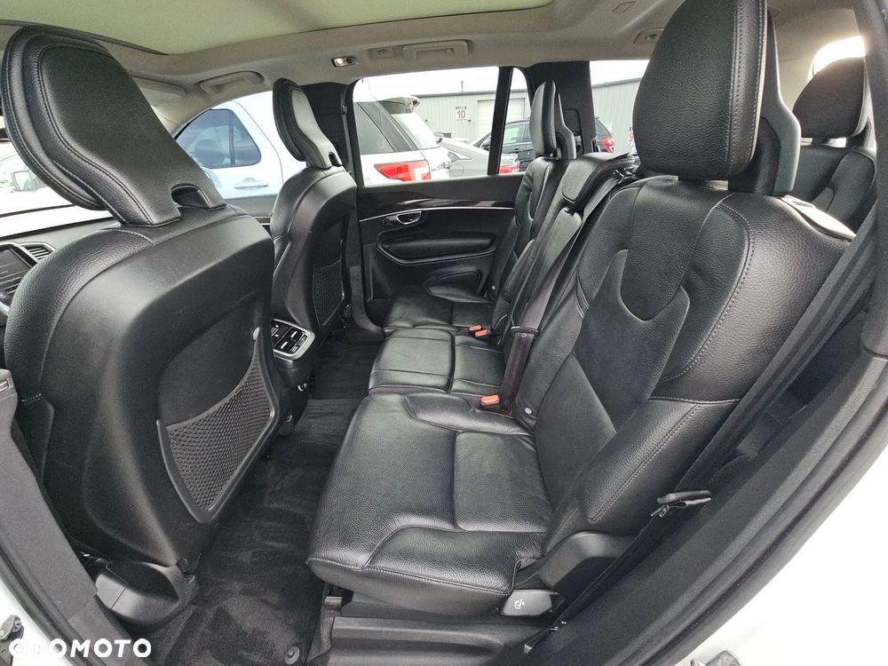 Volvo XC 90 T5 AWD Momentum - 11
