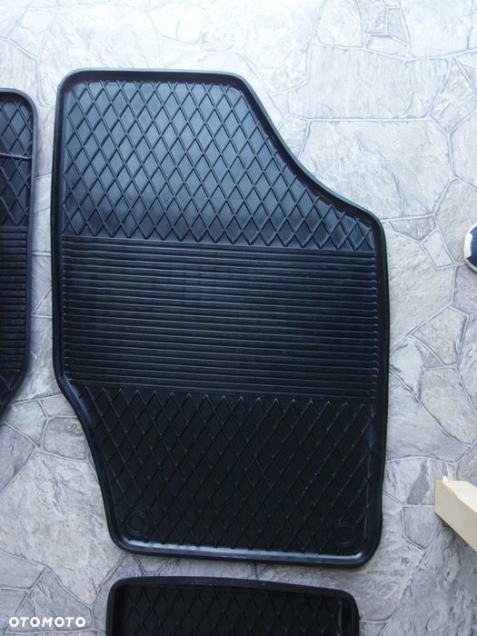 Dywaniki Gumowe Wycieraczki Korytka Peugeot 307 308 Citroen C4 DS4 - 3