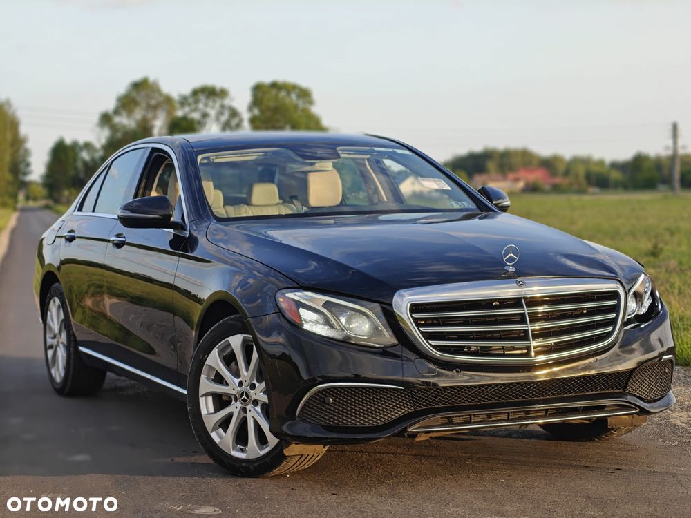 Mercedes-Benz Klasa E 300 9G-TRONIC Exclusive - 6