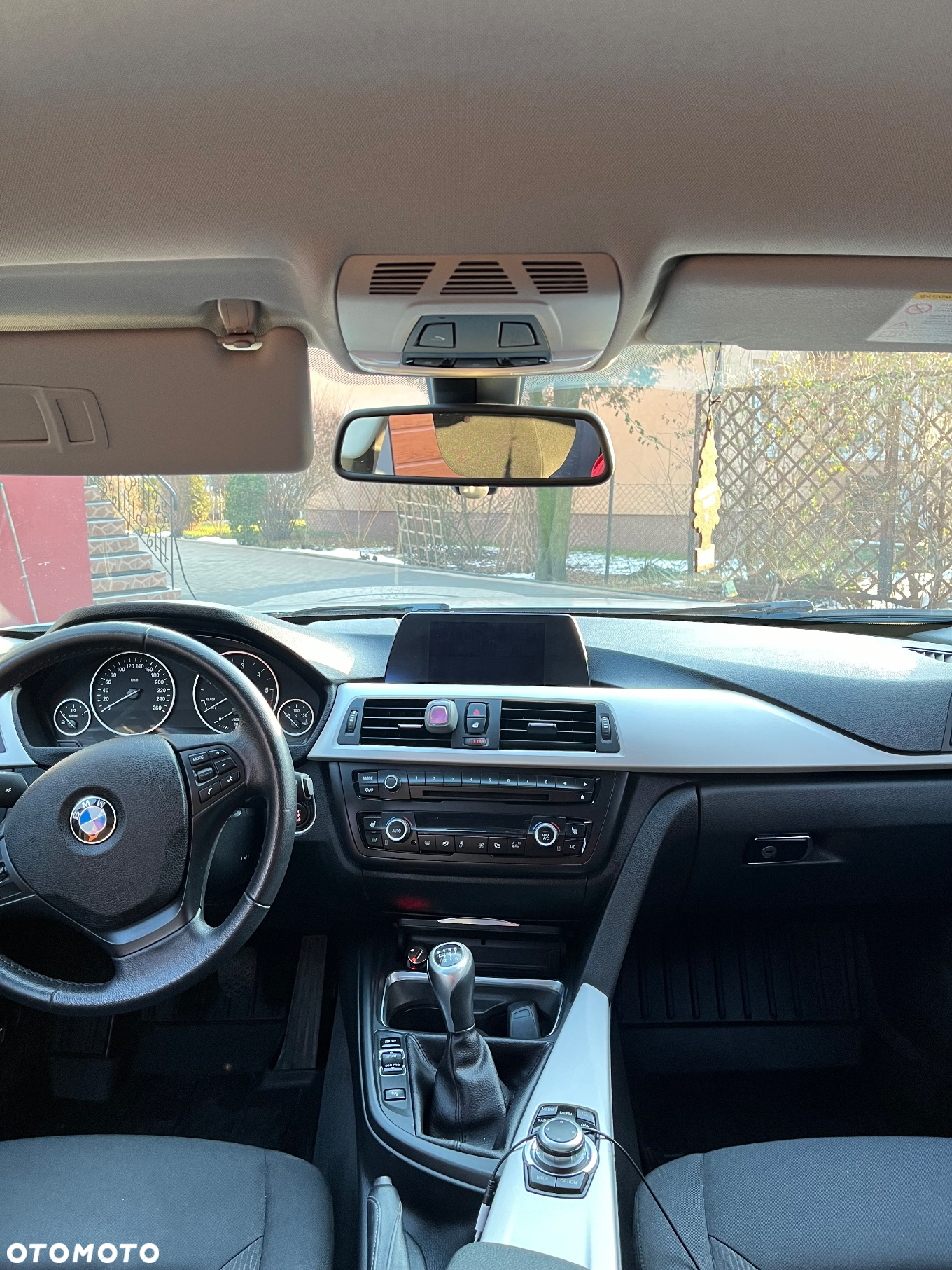 BMW Seria 3 318d - 16