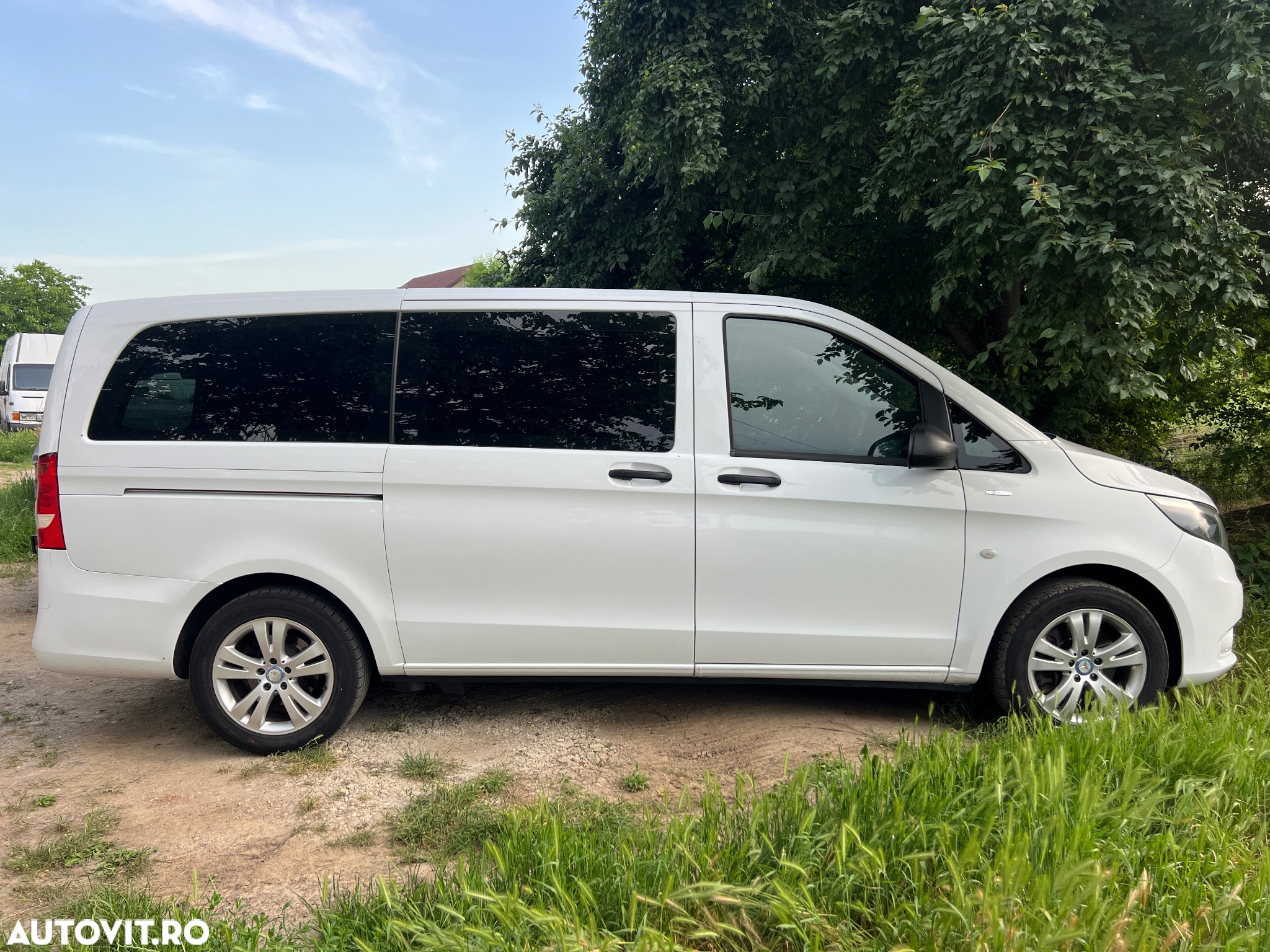 Mercedes-Benz Vito Tourer Compact 114 CDI 136CP RWD 9AT BASE - 15
