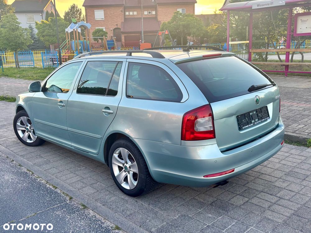 Skoda Octavia 2.0 TDI DPF DSG Ambiente - 4