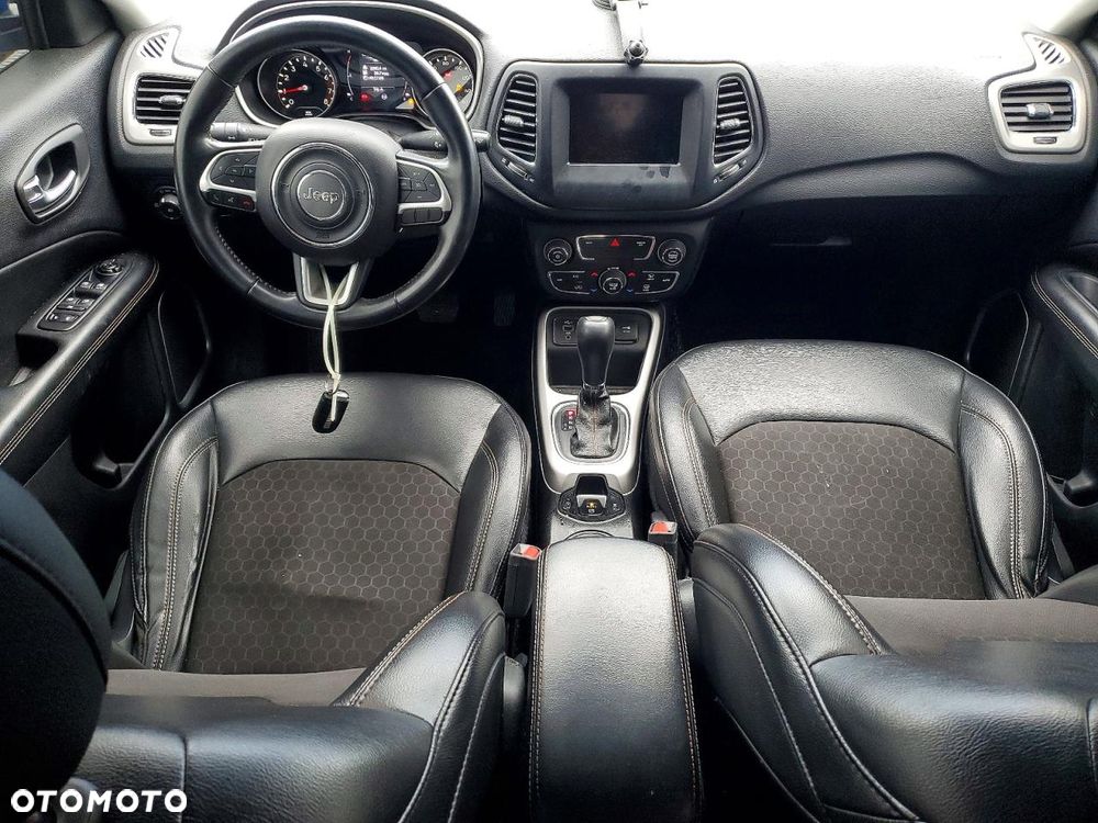 Jeep Compass - 8