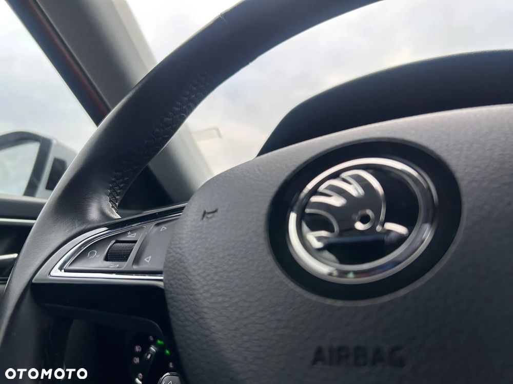 Skoda Superb 2.0 TDI SCR 4x4 Scout DSG - 13