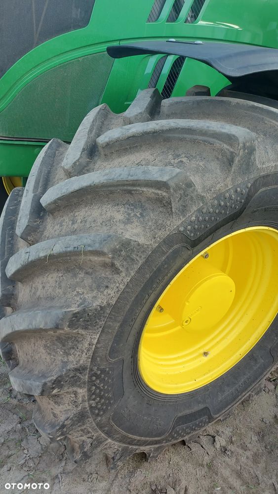 John Deere 6215R - 5