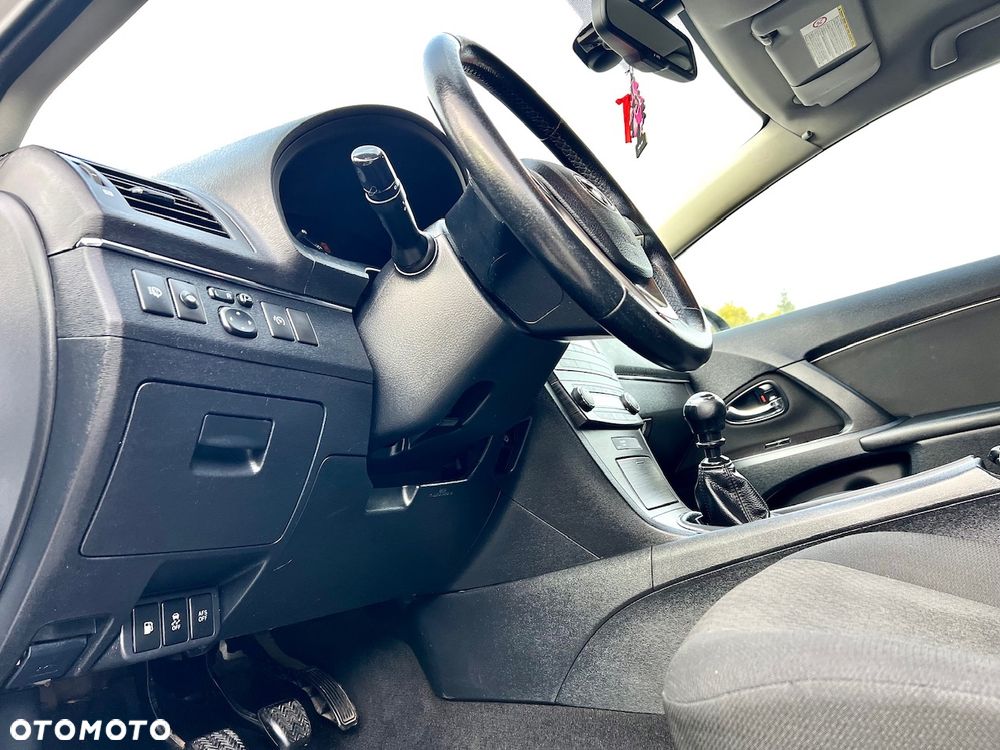 Toyota Avensis 2.2 D-4D Premium - 13