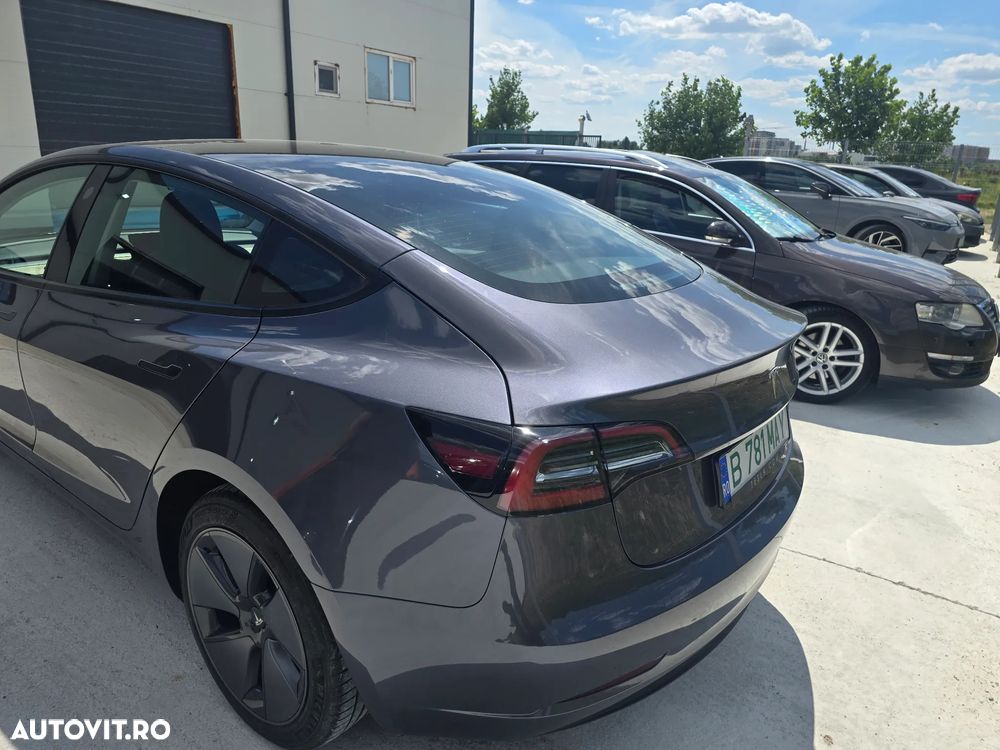 Tesla Model 3 - 5