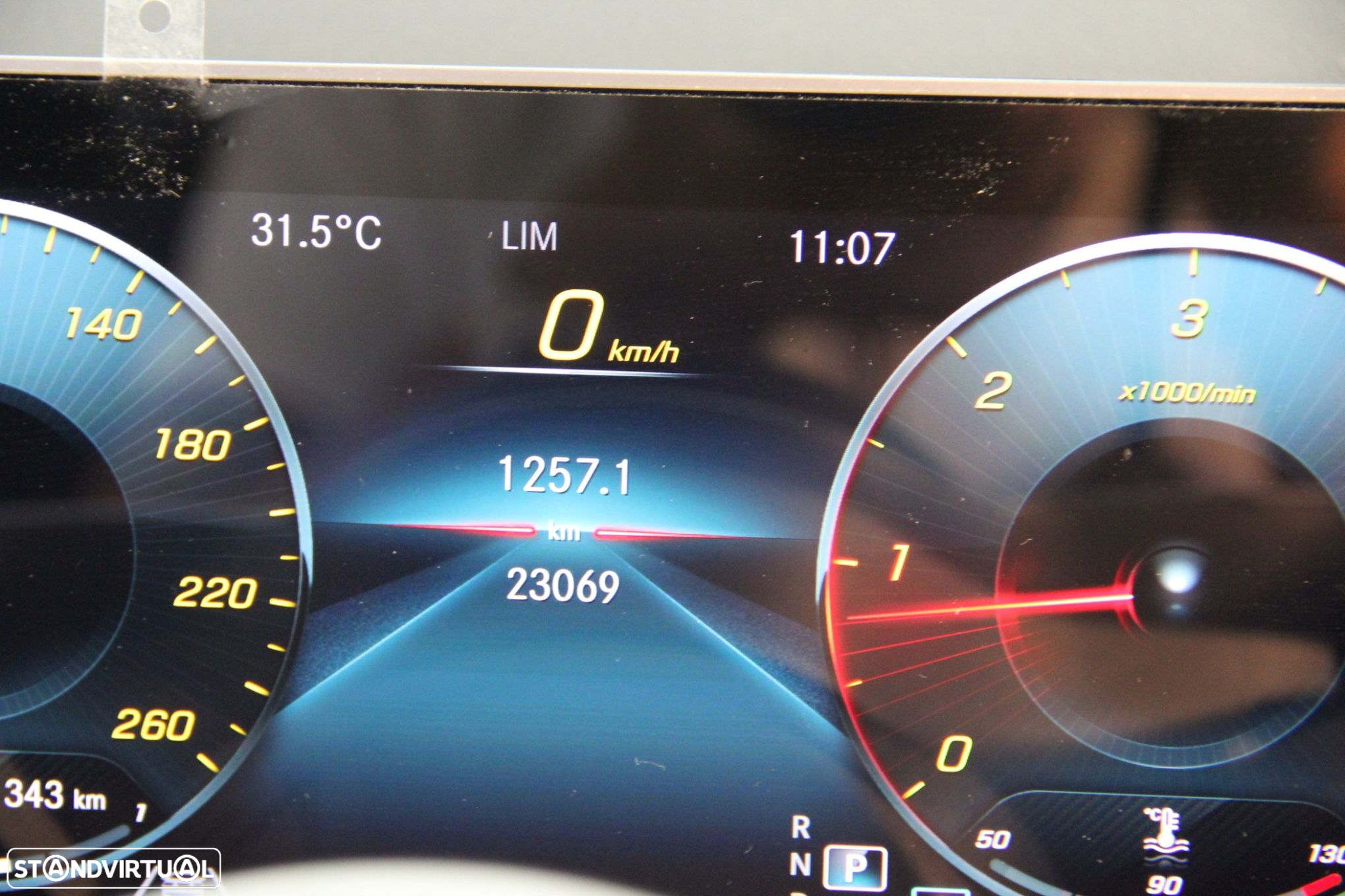 Mercedes-Benz GLB 180 d Progressive - 4