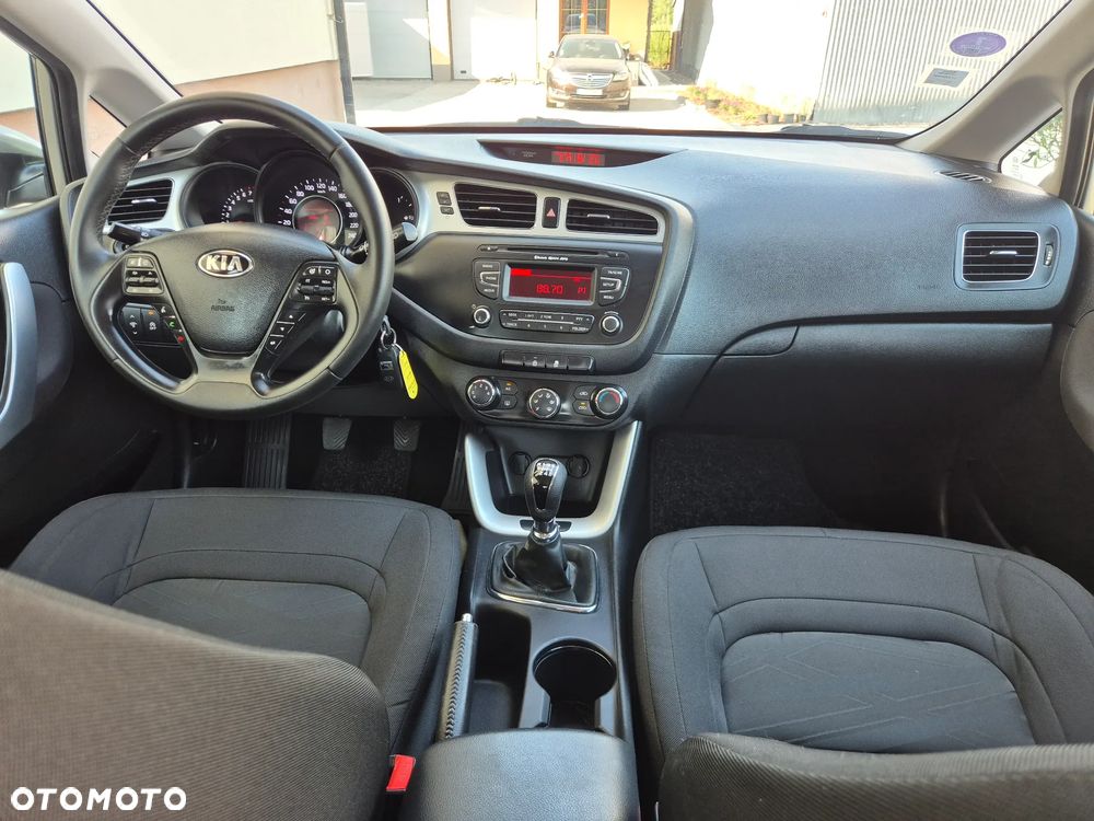 Kia Ceed 1.4 CVVT ISG Spirit - 22