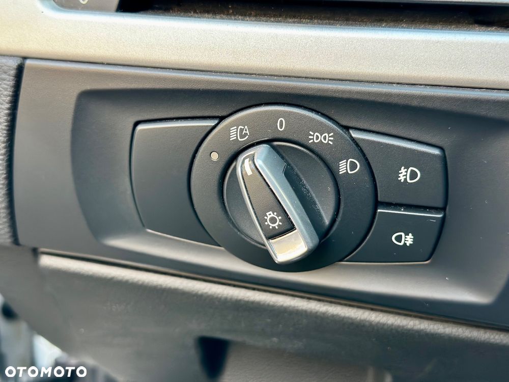 BMW Seria 3 318d DPF Edition Sport - 10