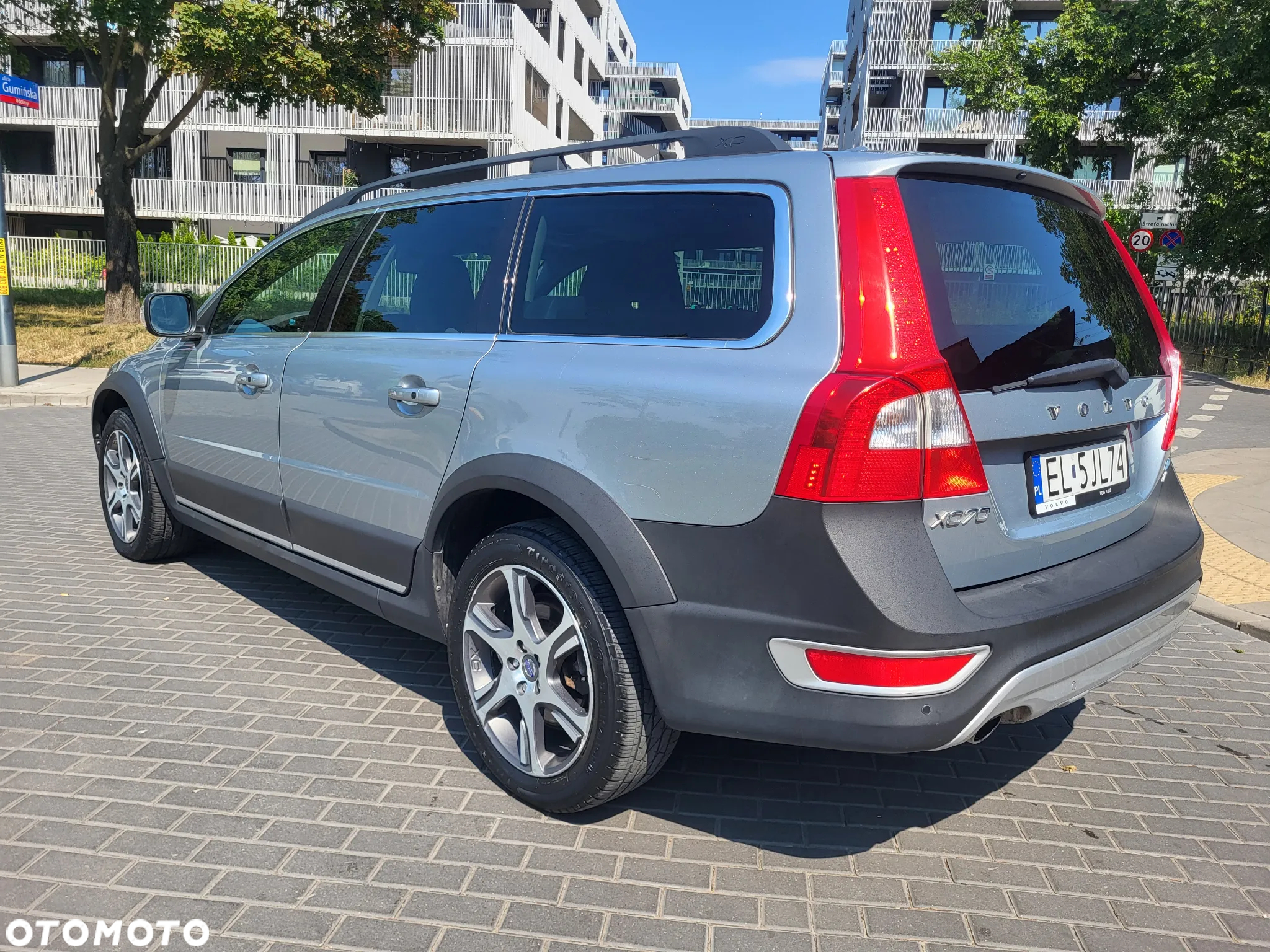 Volvo XC 70 T6 AWD Momentum - 28