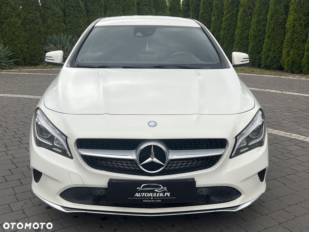 Mercedes-Benz CLA 200 7G-DCT UrbanStyle Edition - 3