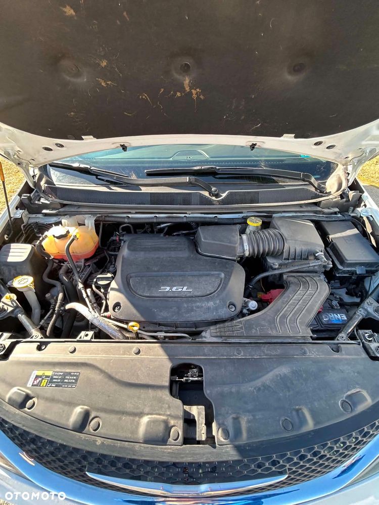 Chrysler Pacifica - 13