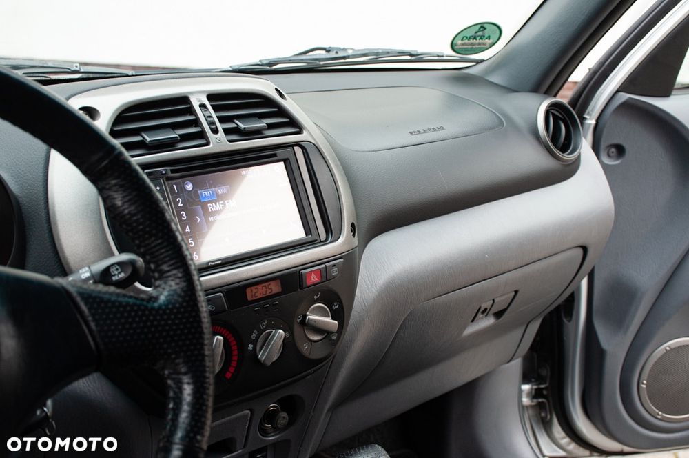 Toyota RAV4 2.0 VVT-i Prestige - 32