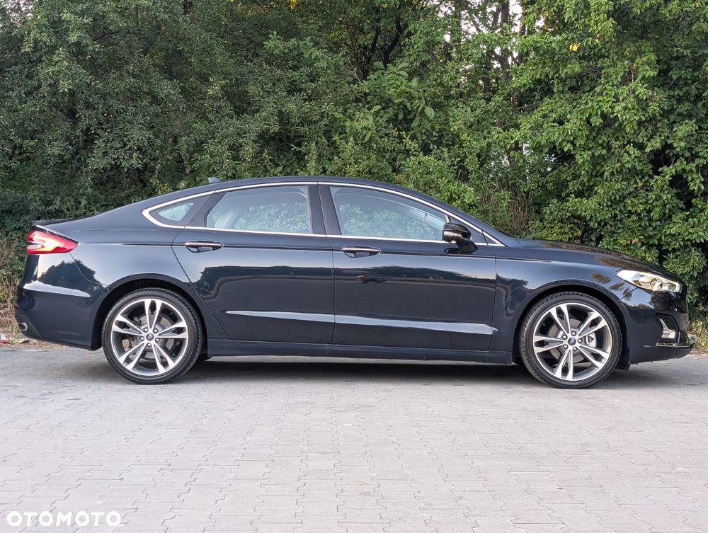 Ford Fusion - 12