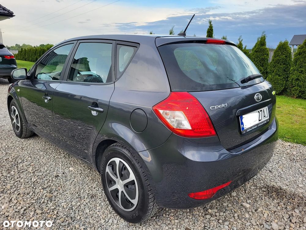 Kia Ceed 1.4 Comfort + - 6