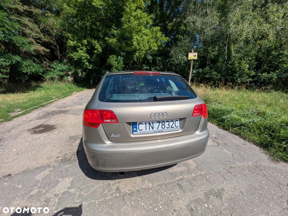 Audi A3 Sportback 1.6 FSI Ambiente - 14