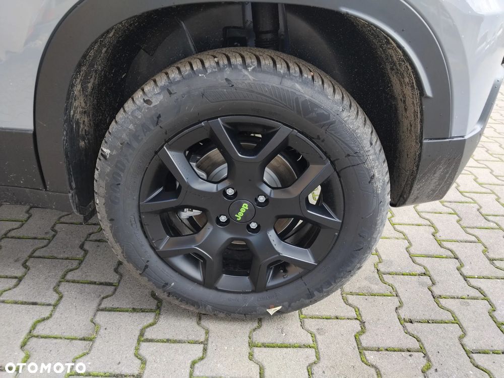 Jeep Avenger 1.2 T3 mHEV Upland 4xe eDCT6 - 26