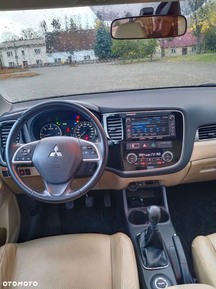 Mitsubishi Outlander 2.2 DID Instyle Navi - 8