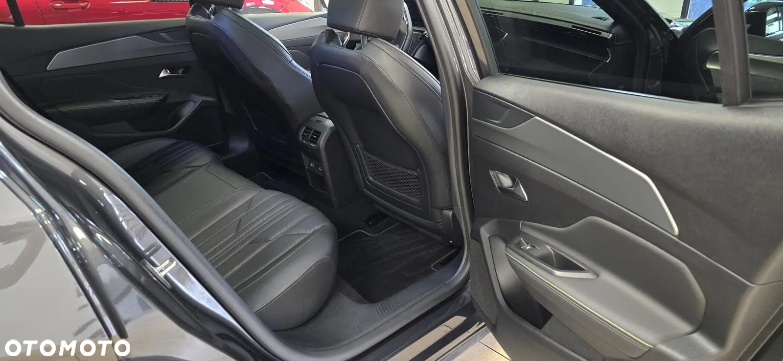 Peugeot 408 1.6 Plug-In Hybrid 225 GT EAT8 - 27