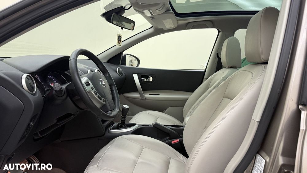 Nissan Qashqai+2 - 12