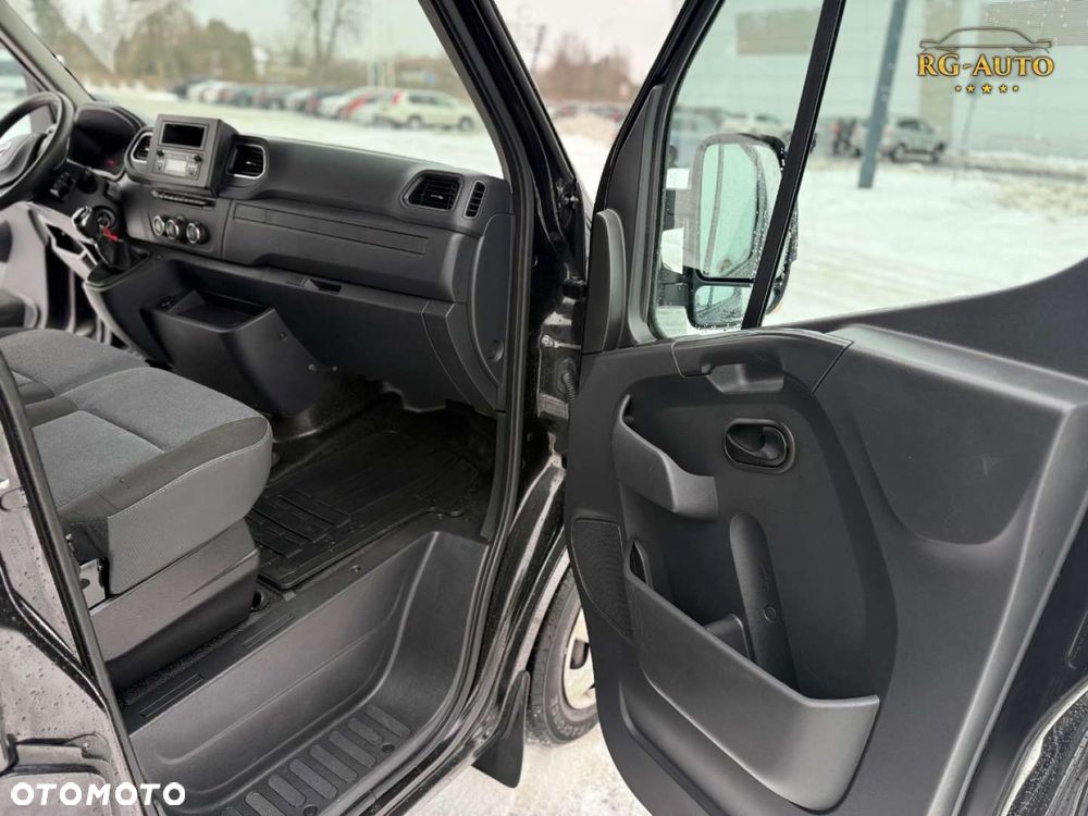 Nissan NV400 - 26